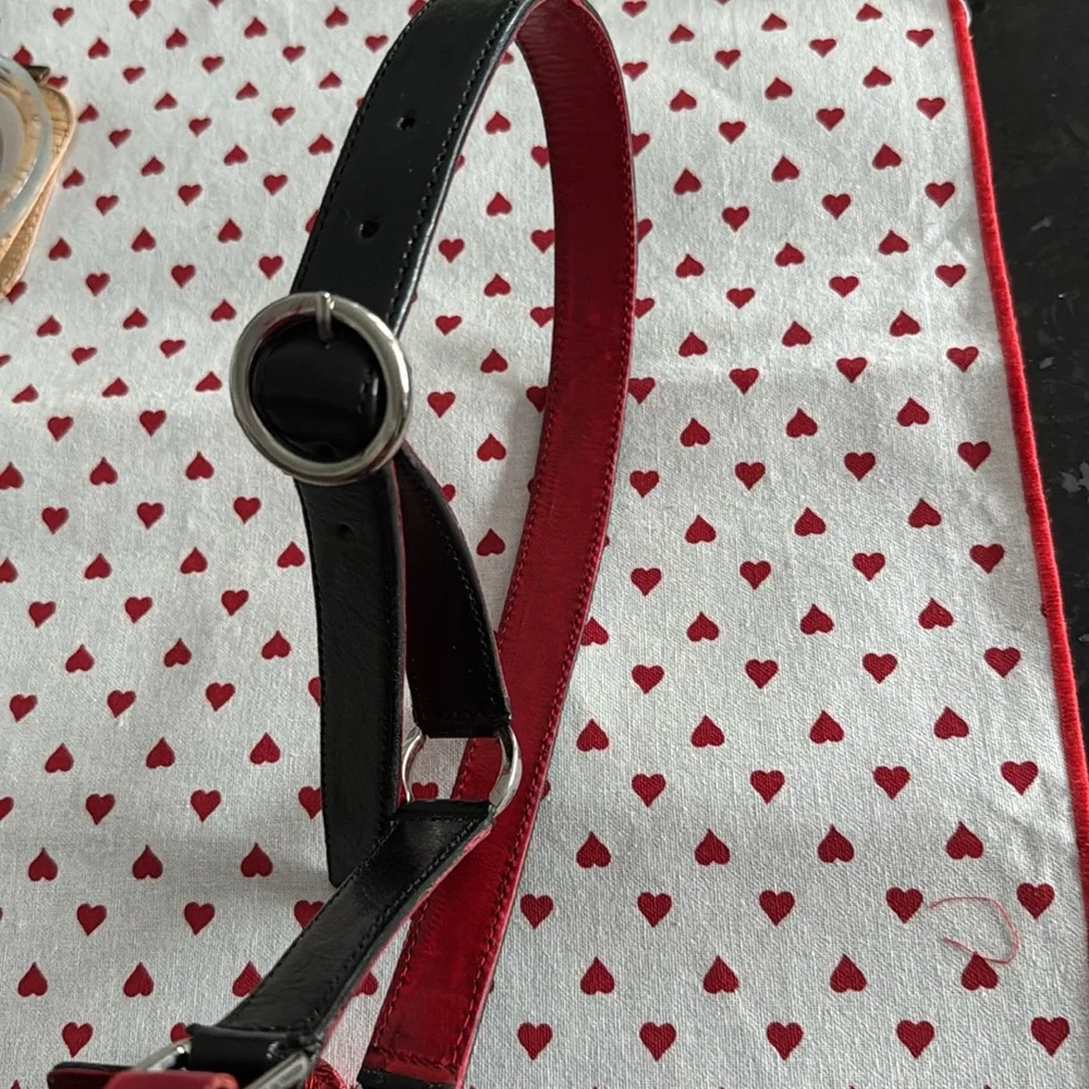 Black and red purse. New in bag from South Africa. - Picture 3 of 9